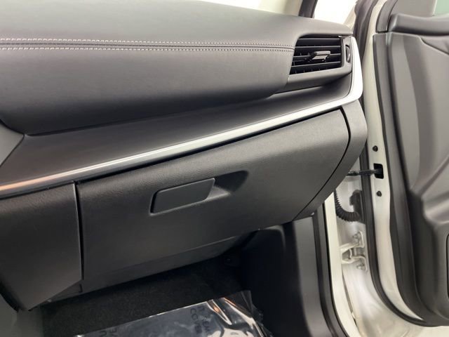 Used 2024 Nissan Rogue S image 36