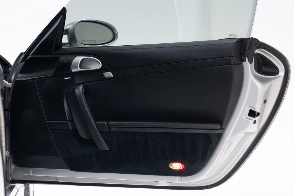 Used 2005 Porsche 911 Carrera image 19