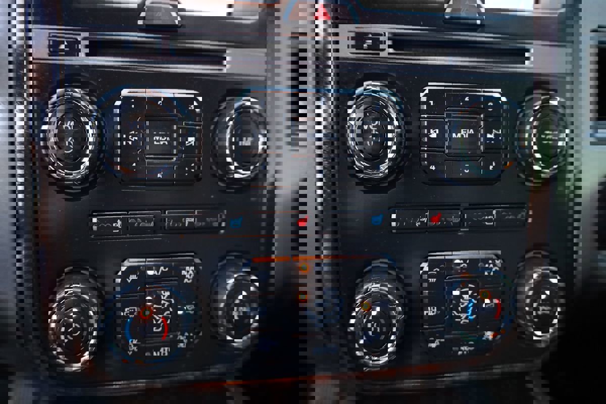 Used 2017 Ford Expedition Platinum image 36