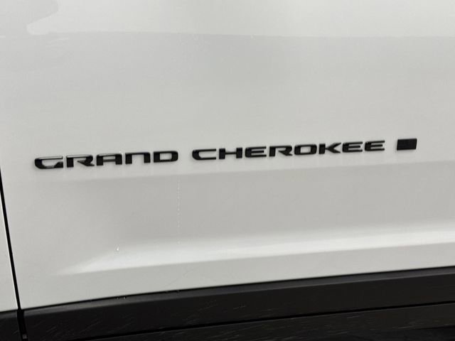 Used 2025 Jeep Grand Cherokee L Limited w/ Black Appearance Package image 37