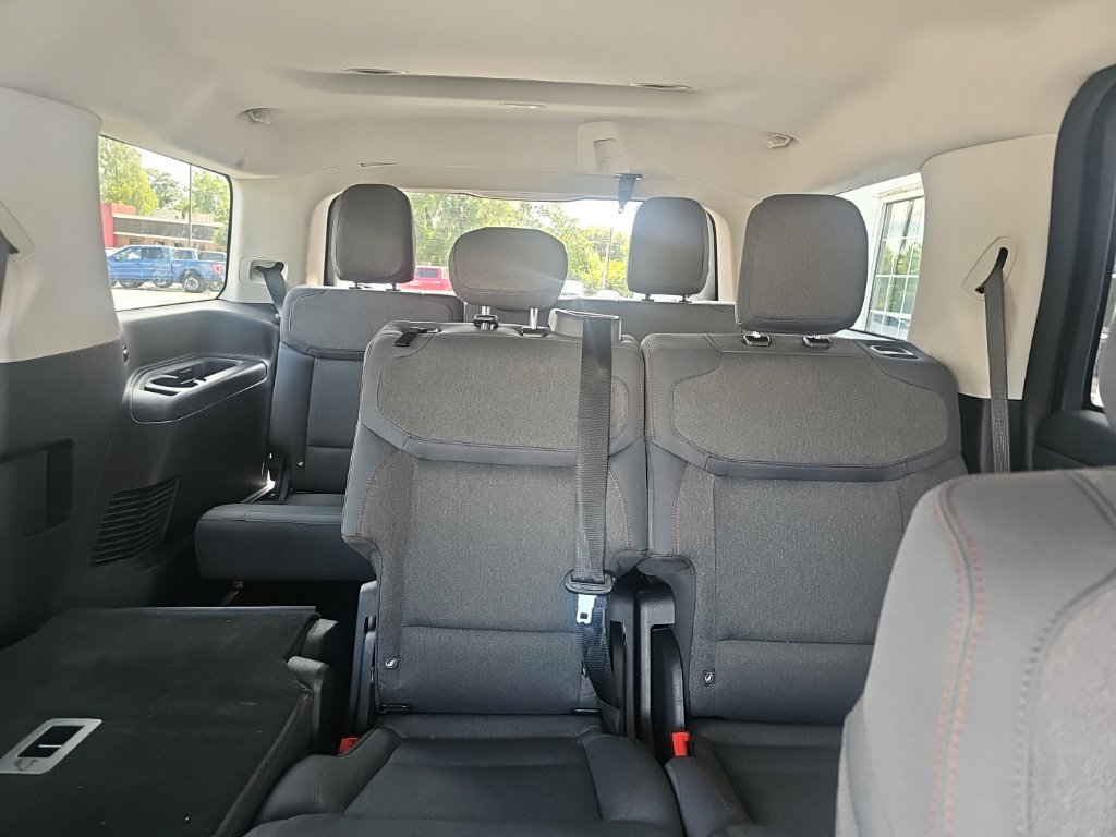 Used 2025 Ford Expedition Active AWD/4WD image 10