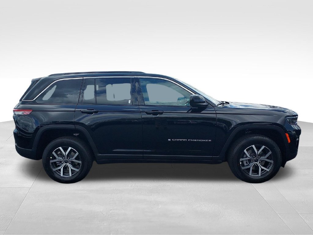 New 2027 Jeep Grand Cherokee Laredo X AWD/4WD image 6