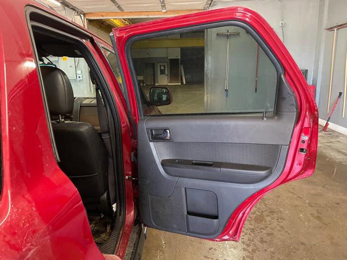 Used 2011 Ford Escape Limited image 28