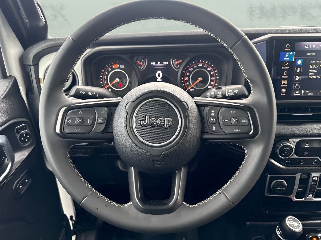 Used 2025 Jeep Wrangler Unlimited Sport AWD/4WD image 12