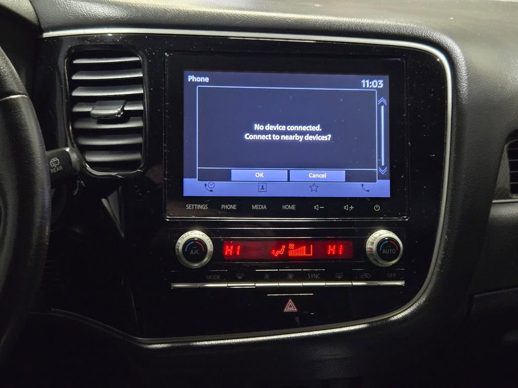 Used 2020 Mitsubishi Outlander SEL image 2