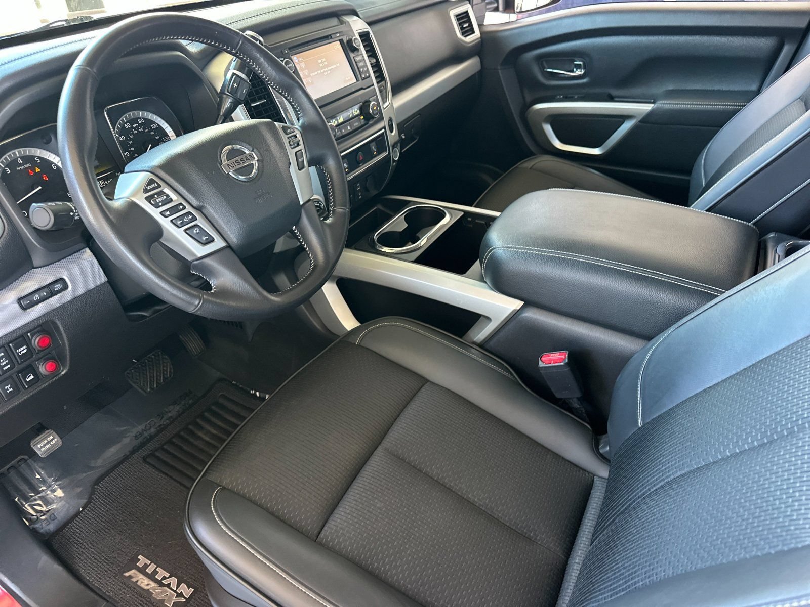 Used 2018 Nissan Titan PRO-4X w/ Pro-4x Utility Package AWD/4WD image 9