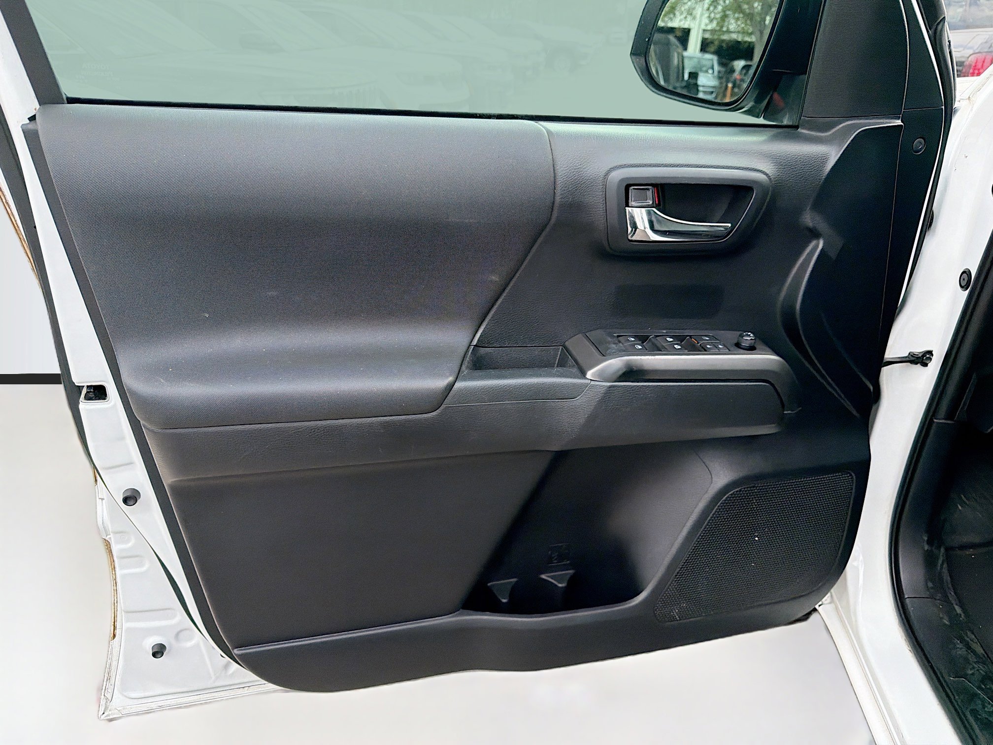 Used 2019 Toyota Tacoma TRD Off-Road AWD/4WD image 21