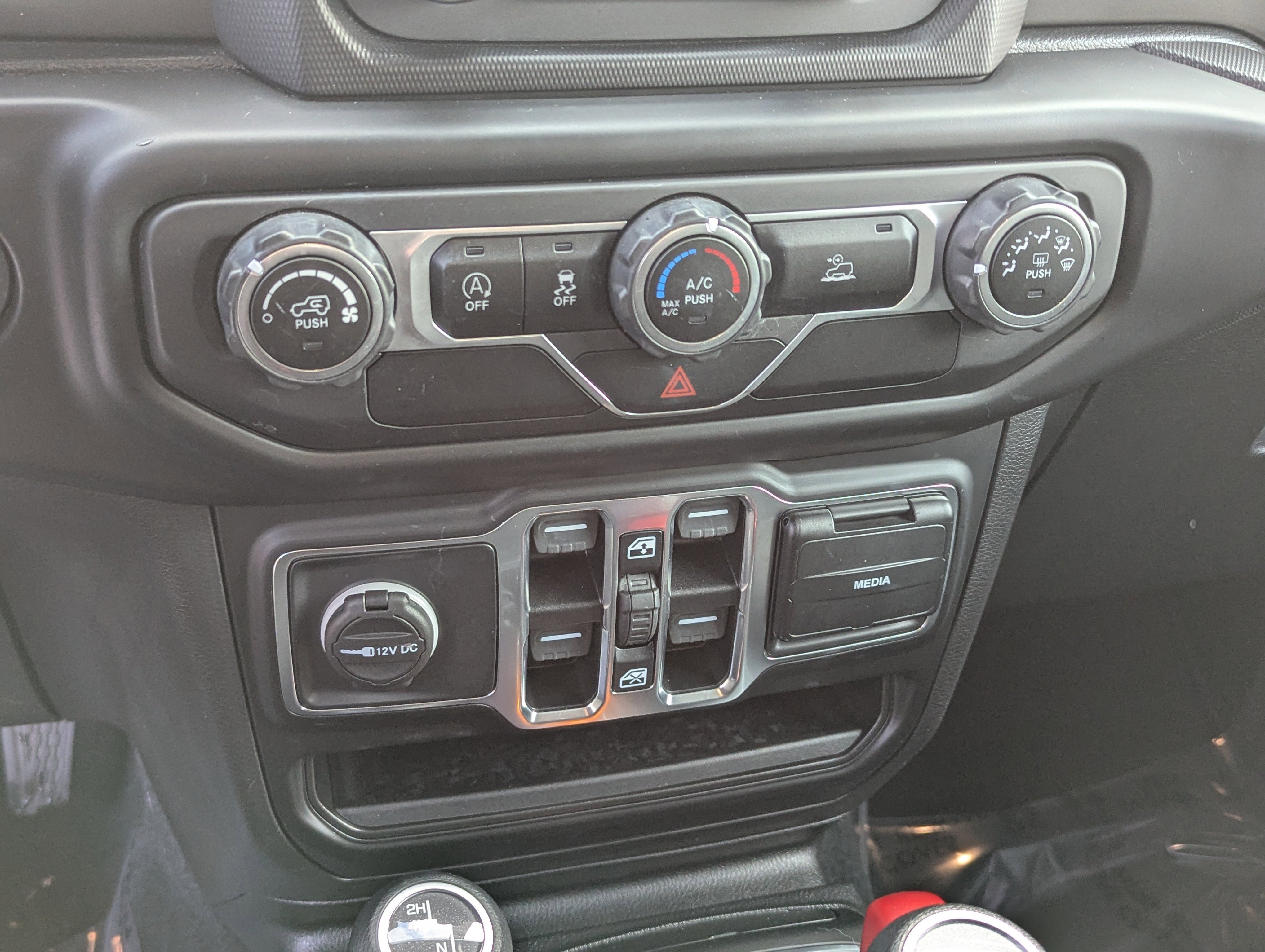 Used 2021 Jeep Gladiator Willys image 21