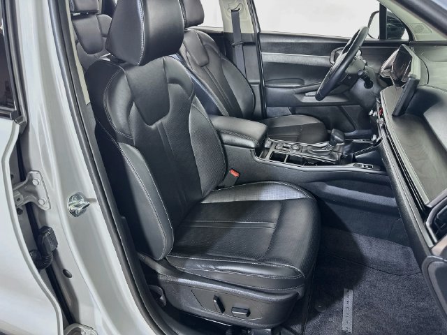 Used 2025 Kia Sorento X-Line EX AWD/4WD image 11