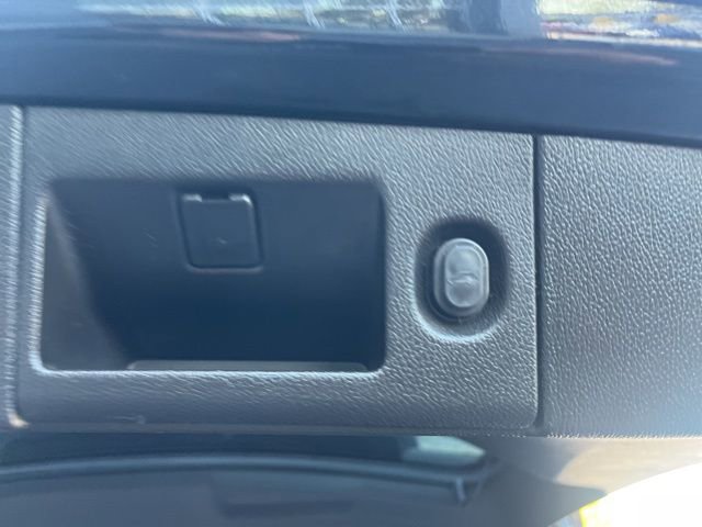 Used 2018 GMC Yukon SLT image 11