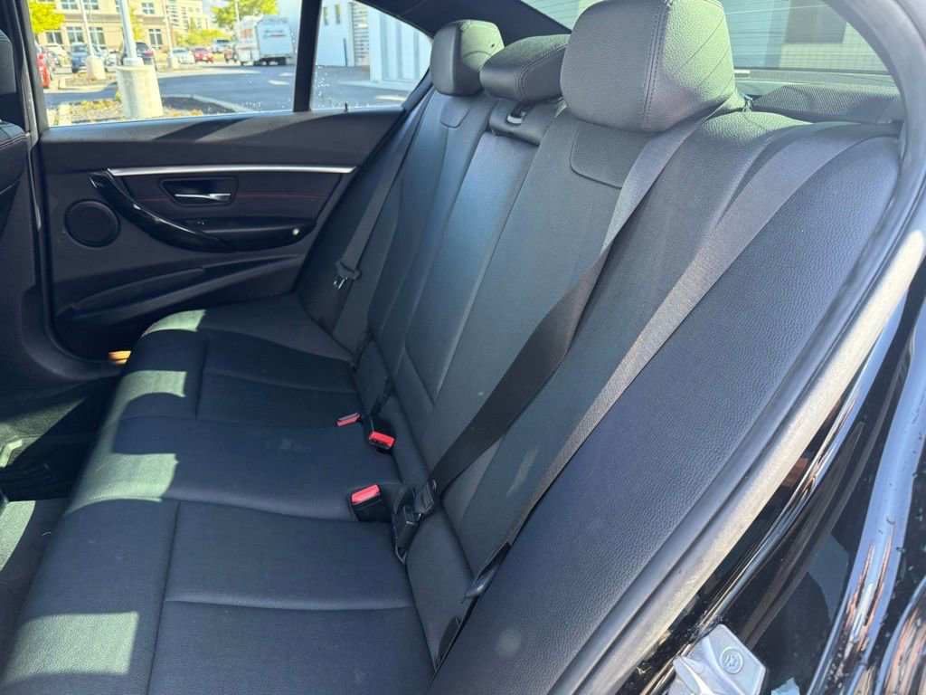 Used 2018 BMW 330i xDrive Sedan AWD/4WD image 17