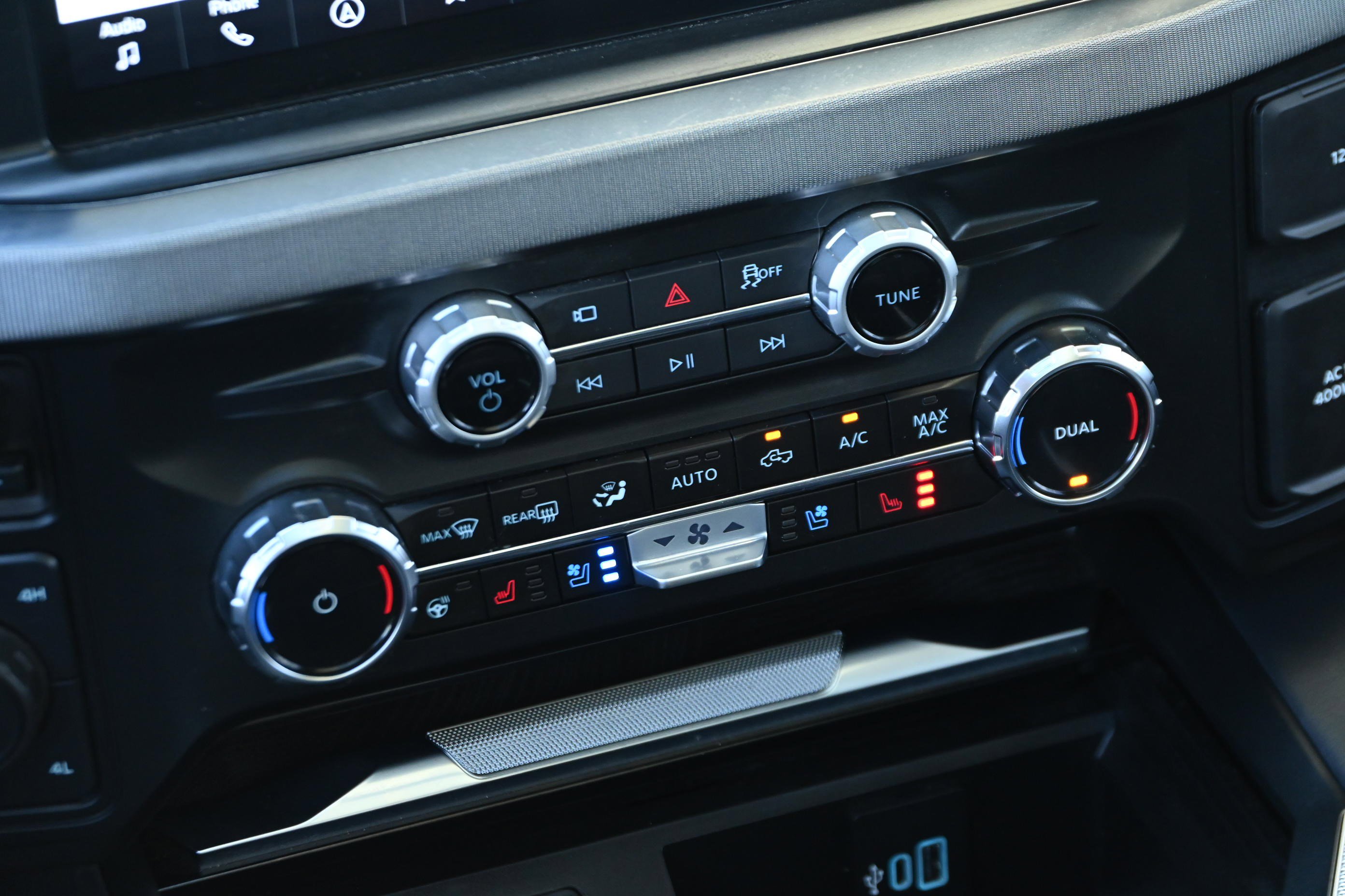 Used 2025 Ford F250 Platinum image 25