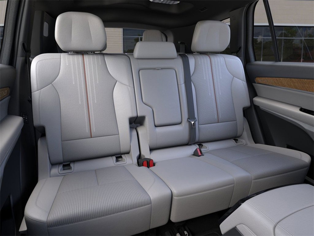 New 2026 Cadillac Vistiq Luxury image 17