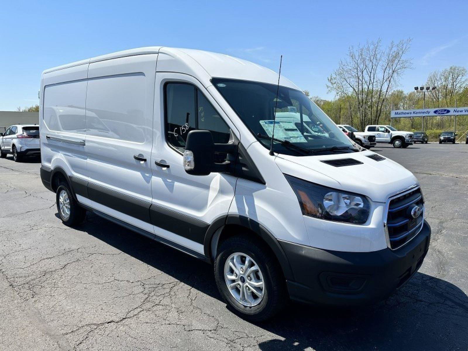 Used 2023 Ford E-Transit Medium Roof image 2