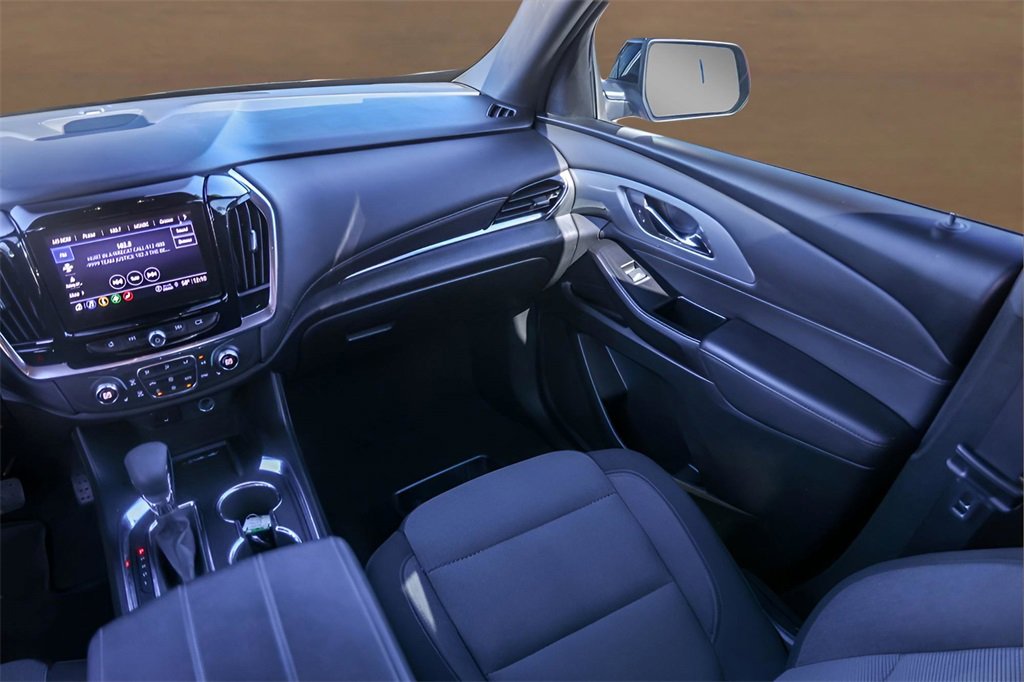 Used 2023 Chevrolet Traverse LT image 28