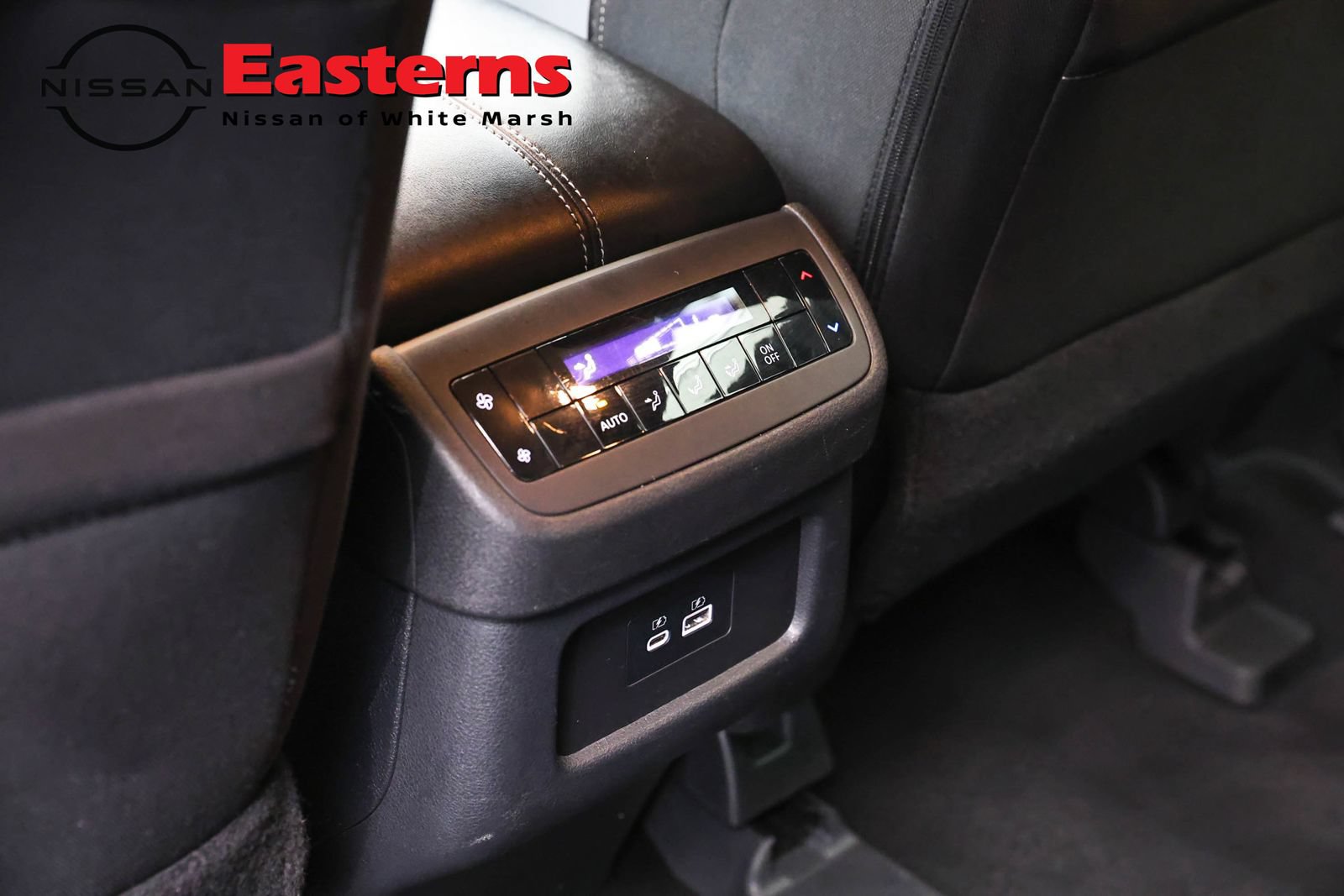 Used 2025 Nissan Pathfinder SV FWD image 22
