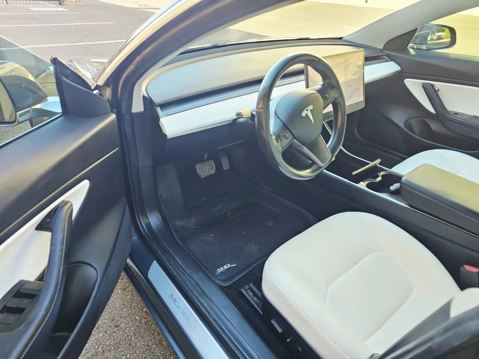 Used 2019 Tesla Model 3 Standard Range Plus RWD image 9