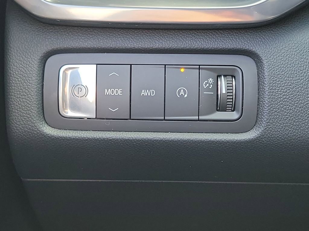 Used 2026 GMC Acadia AT4 w/ Luxury Package image 18