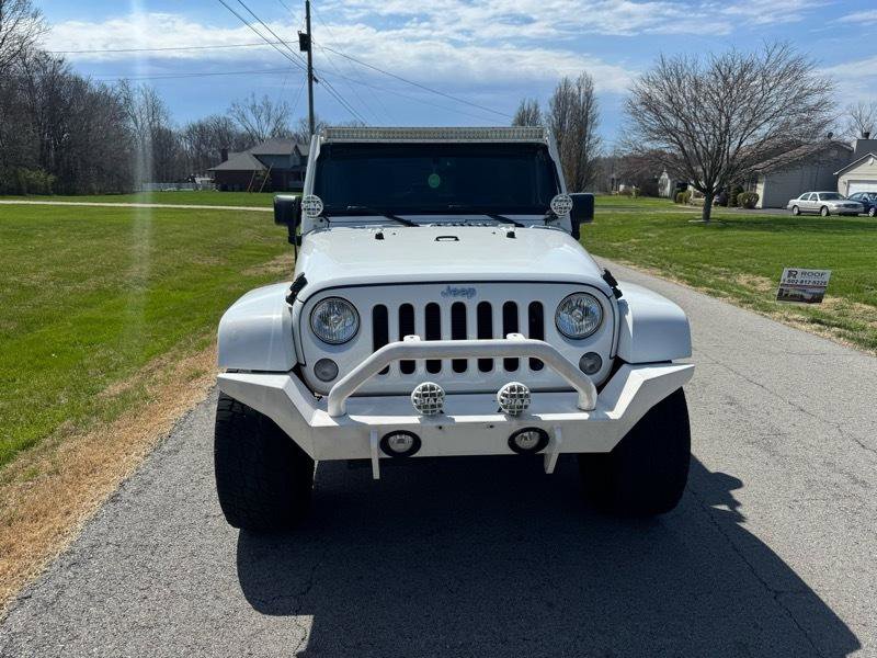 Used 2015 Jeep Wrangler Unlimited Sahara w/ Connectivity Group image 2