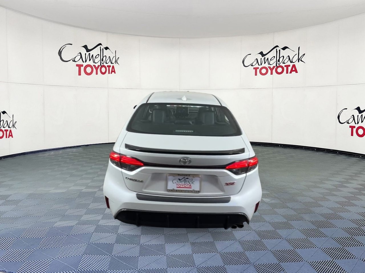 Used 2024 Toyota Corolla XSE FWD image 3