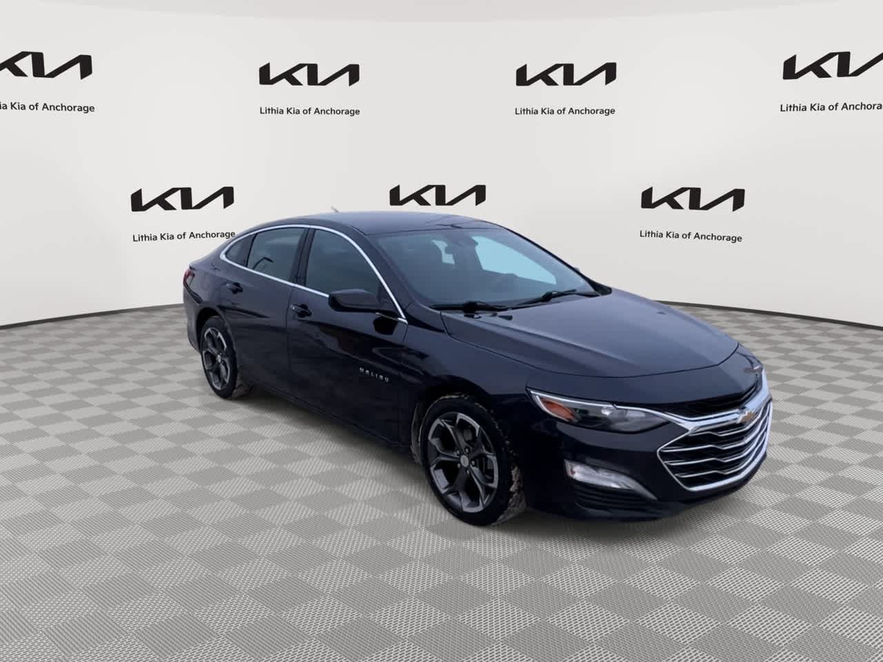 Used 2023 Chevrolet Malibu LT FWD image 2