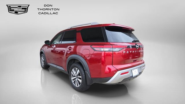 Used 2022 Nissan Pathfinder SL AWD/4WD image 3