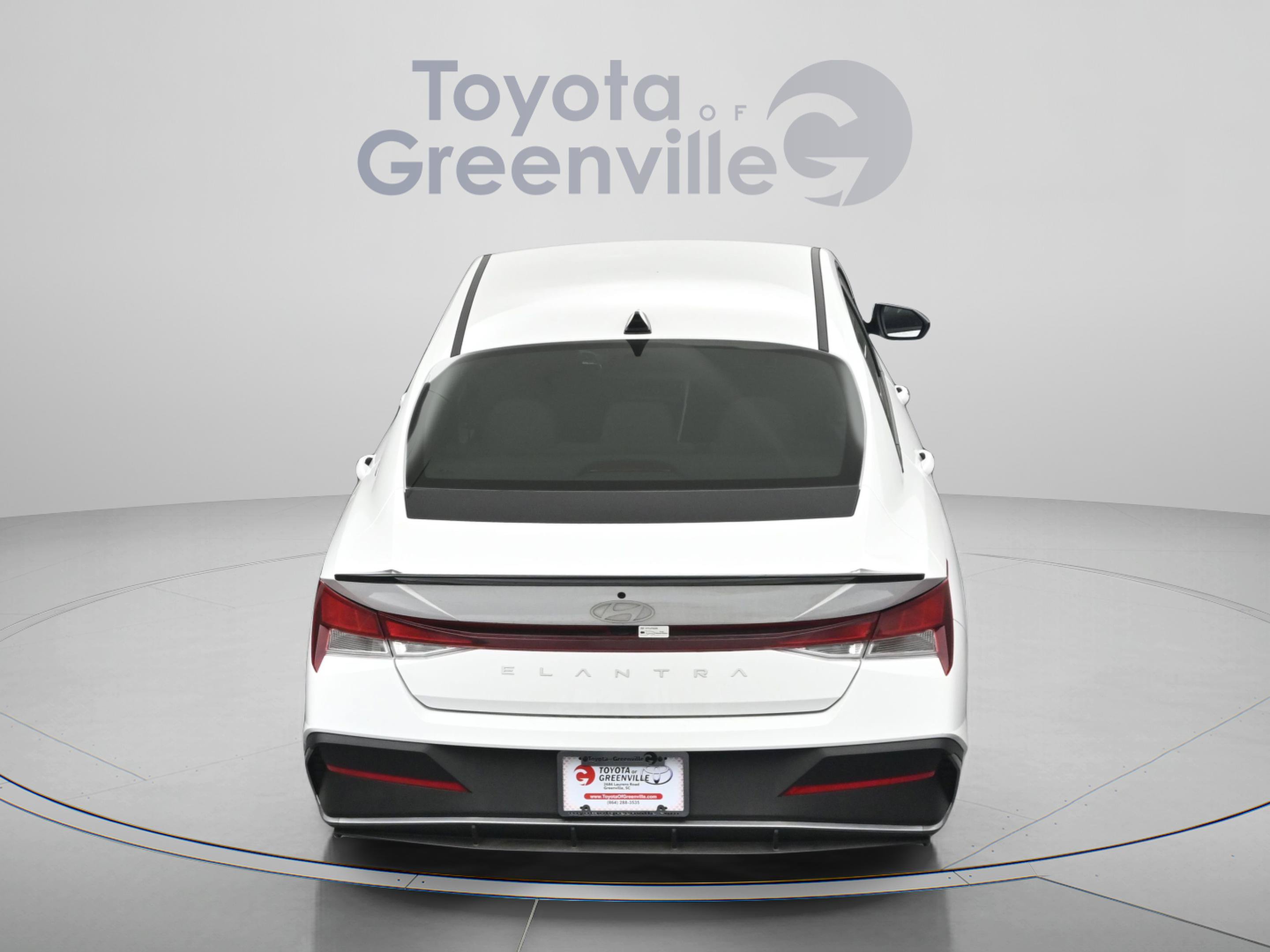 Used 2025 Hyundai Elantra Sport FWD image 11
