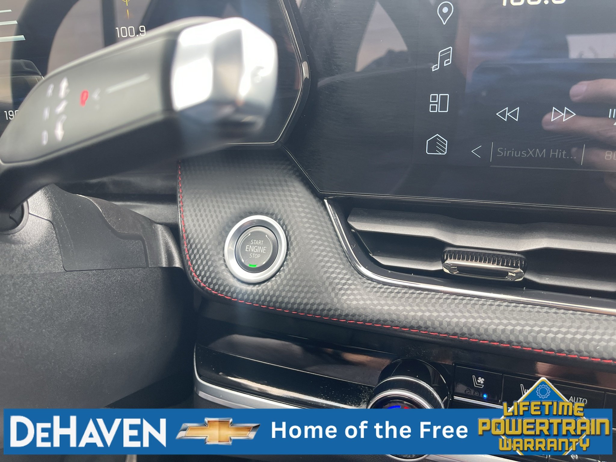 Used 2025 Chevrolet Equinox RS w/ Safety and Technology Package AWD/4WD image 17