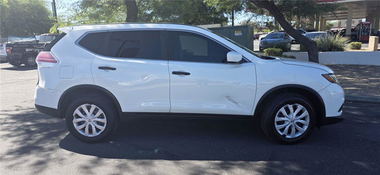 Used 2016 Nissan Rogue S FWD image 4