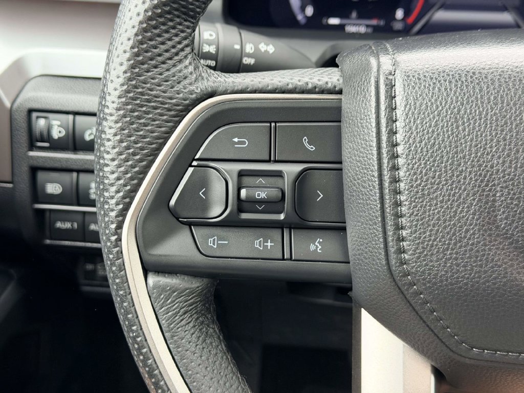 Used 2024 Toyota Tacoma TRD Off-Road w/ TRD Off Road Premium Package AWD/4WD image 8