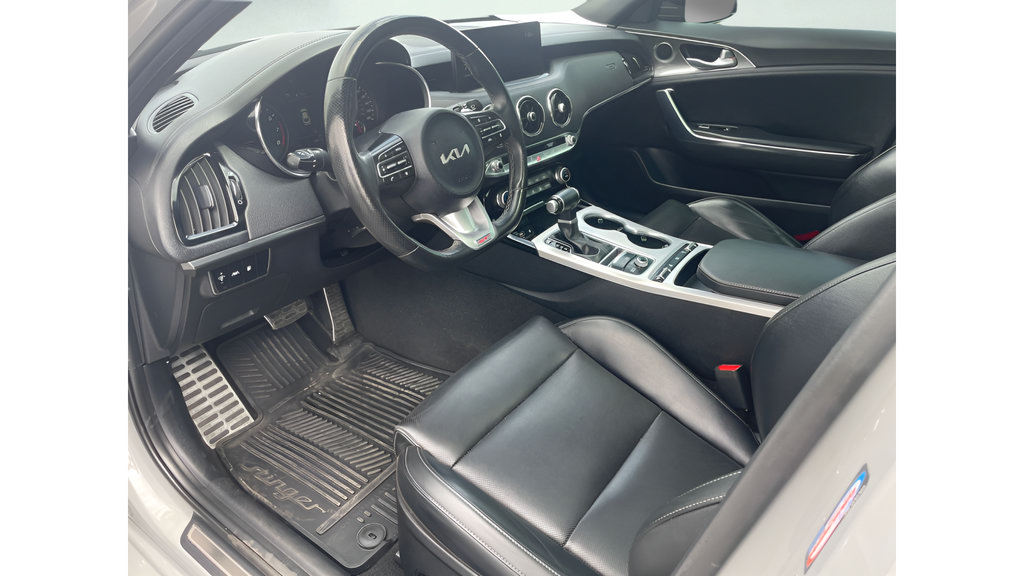 Used 2022 Kia Stinger GT1 AWD/4WD image 11