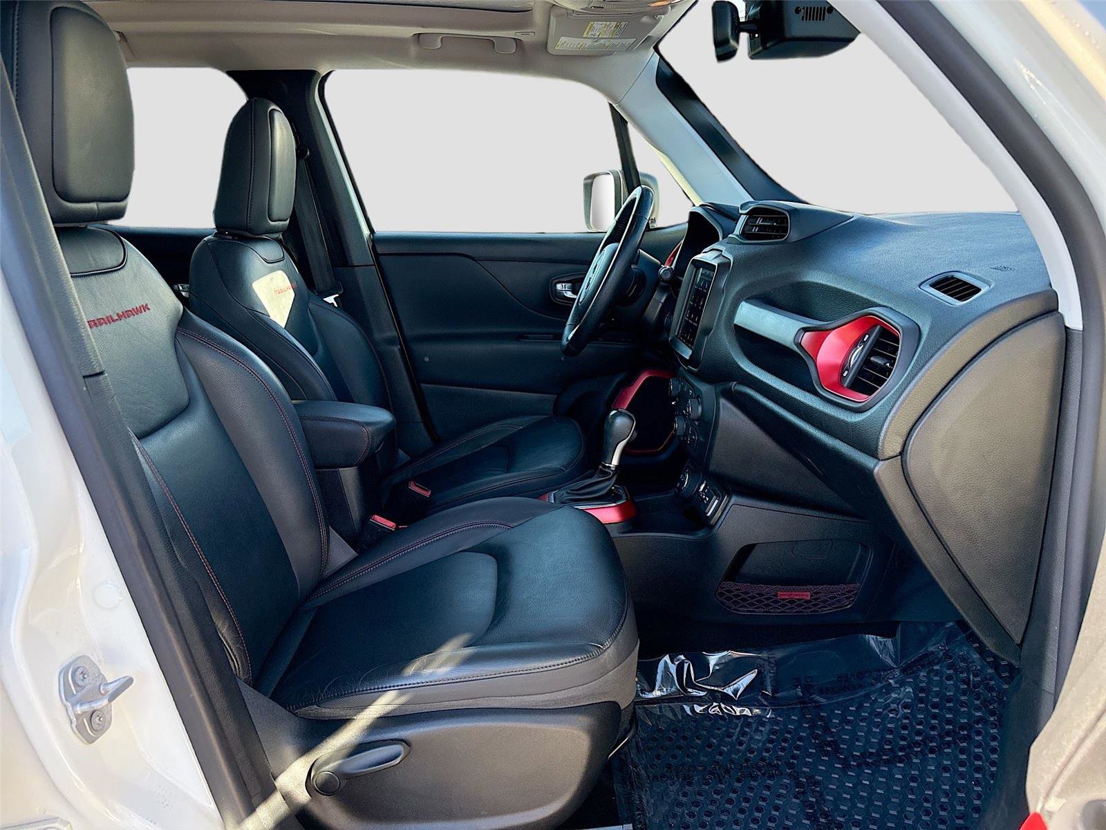 Used 2018 Jeep Renegade Trailhawk image 33