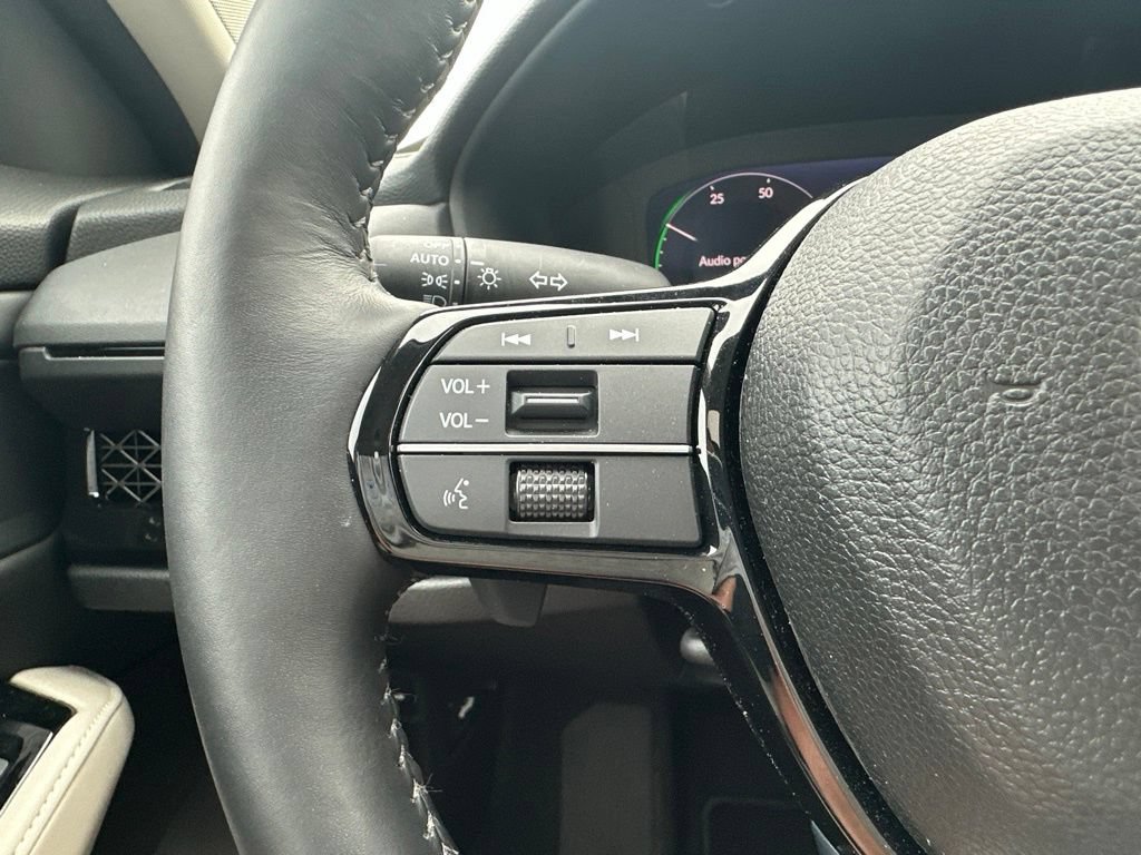 Used 2025 Honda Accord Touring image 19