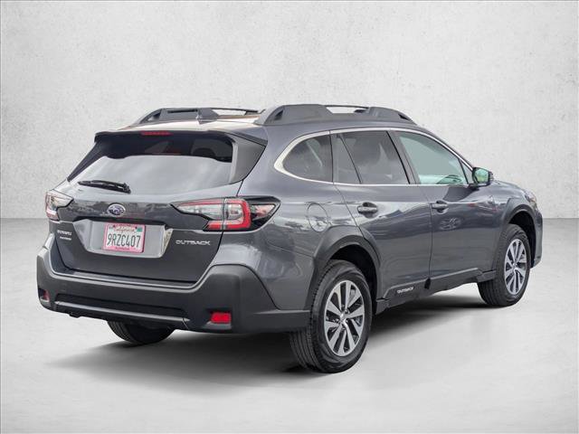 Used 2025 Subaru Outback Premium image 5