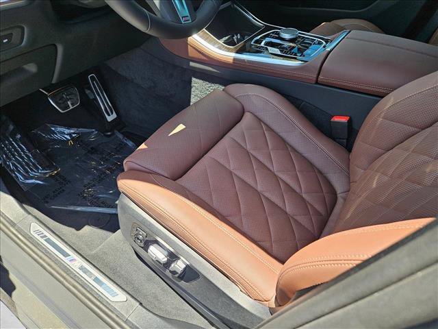 New 2026 BMW X5 xDrive50e w/ M Sport Package AWD/4WD image 4