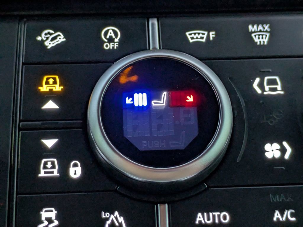 Used 2025 Land Rover Defender 130 S image 26