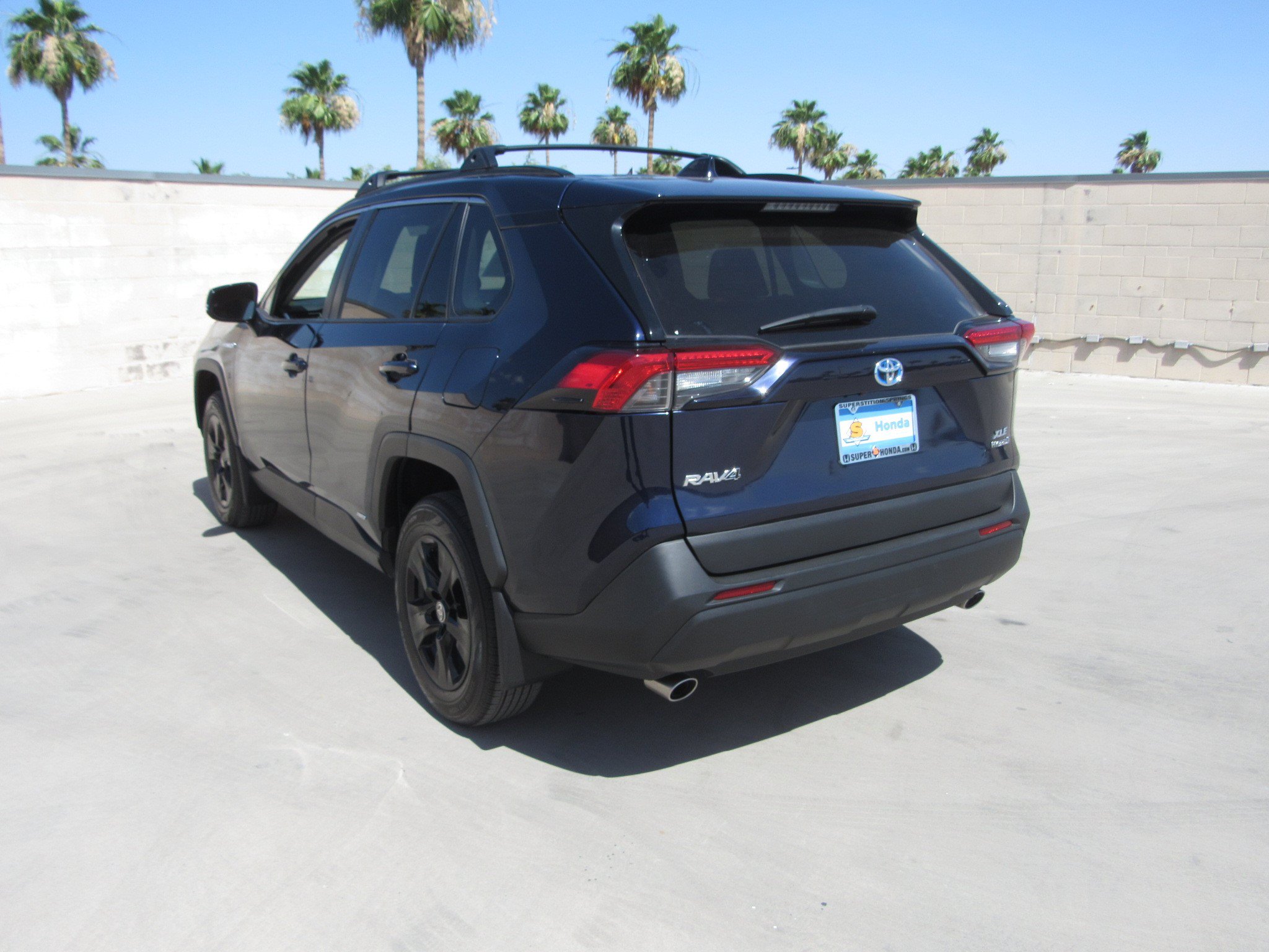 Used 2021 Toyota RAV4 XLE w/ XLE Grade Weather Package AWD/4WD image 6