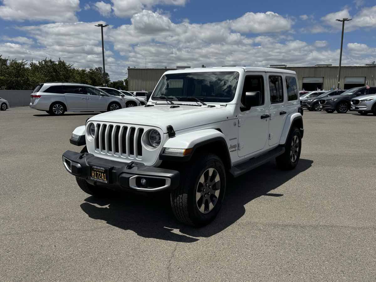Used 2018 Jeep Wrangler Unlimited Sahara w/ LED Lighting Group AWD/4WD image 5