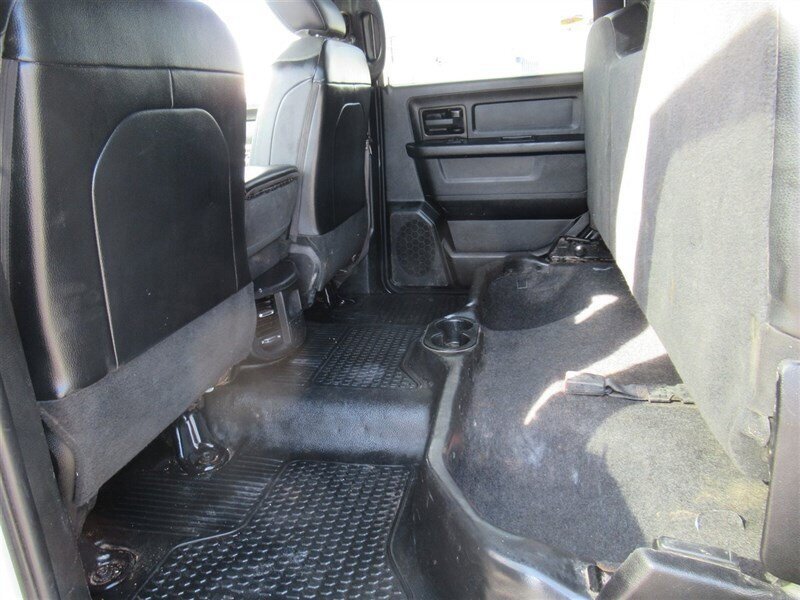 Used 2022 RAM 3500 Tradesman w/ Chrome Appearance Group RWD image 16