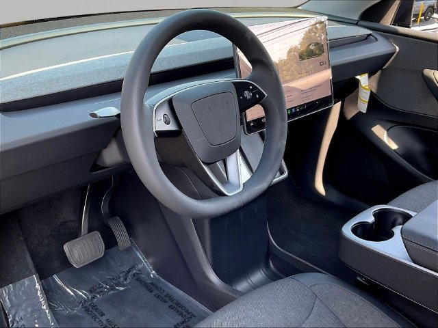 Used 2026 Tesla Model Y 2WD image 18