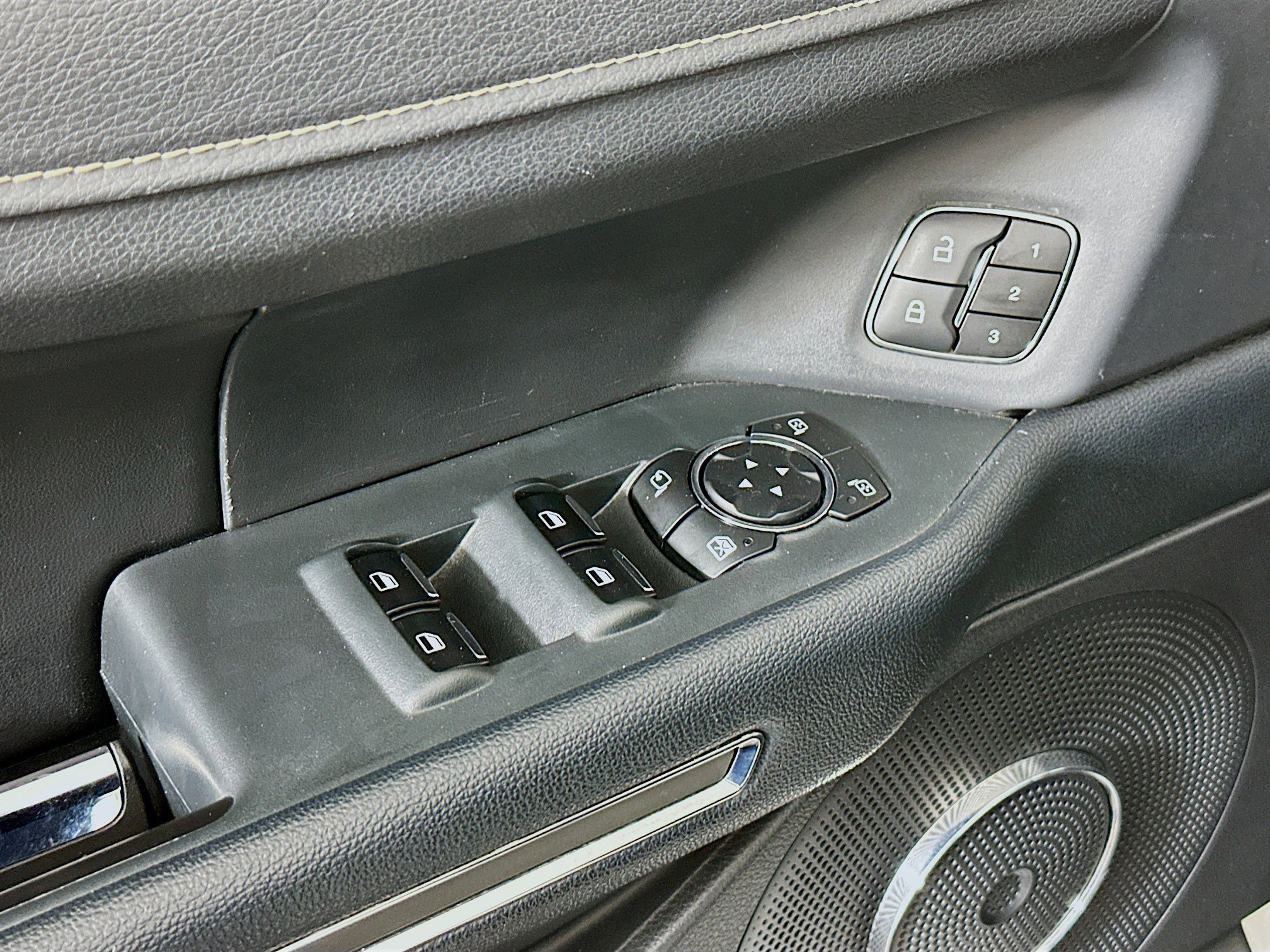 Used 2024 Ford Expedition XLT image 15