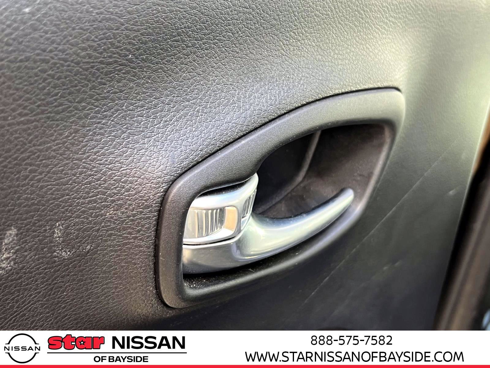 Used 2019 Jeep Compass Latitude image 12