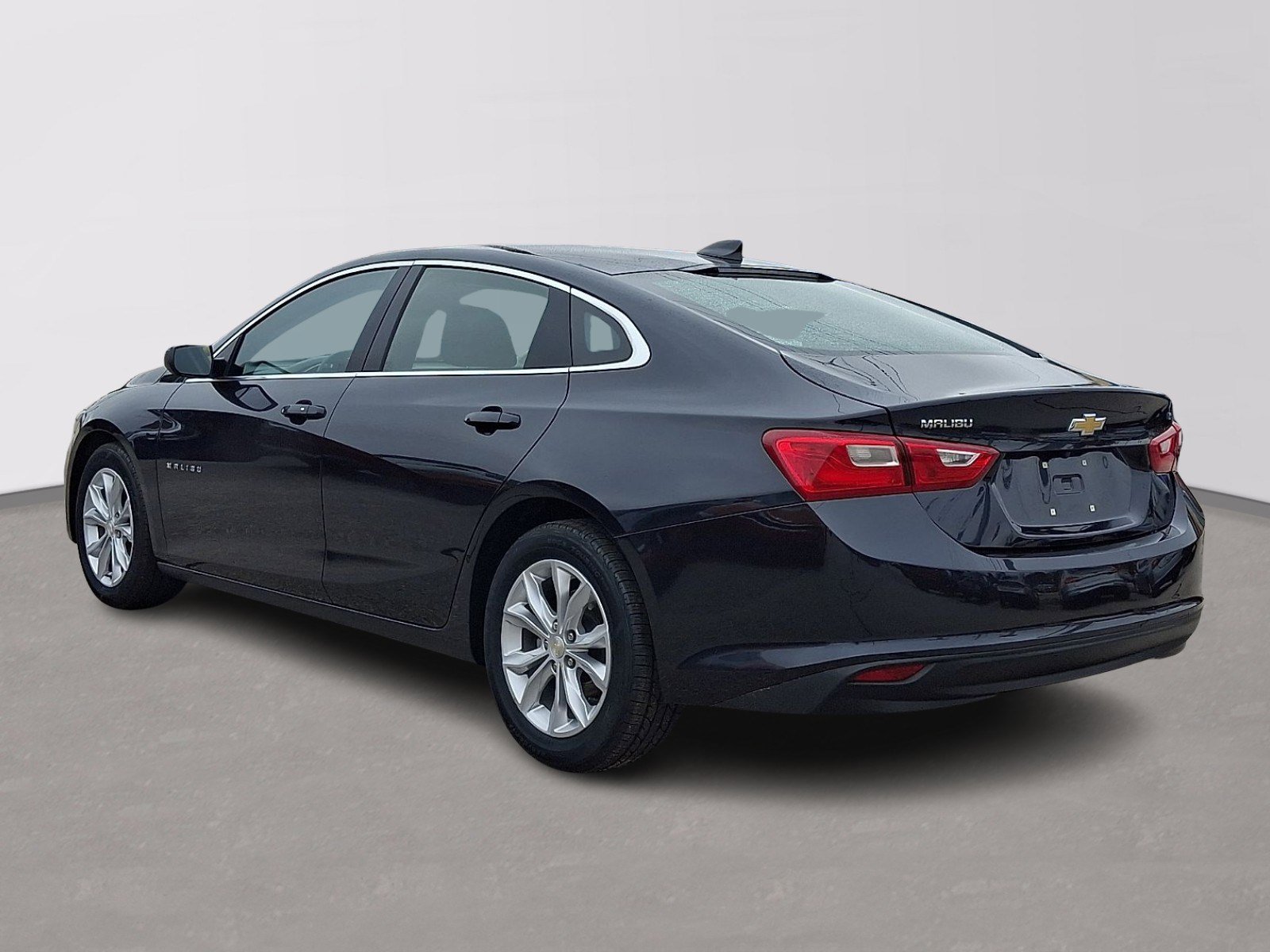 Used 2023 Chevrolet Malibu LT FWD image 4
