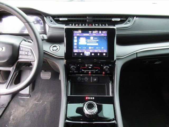 Certified 2023 Jeep Grand Cherokee Altitude image 19