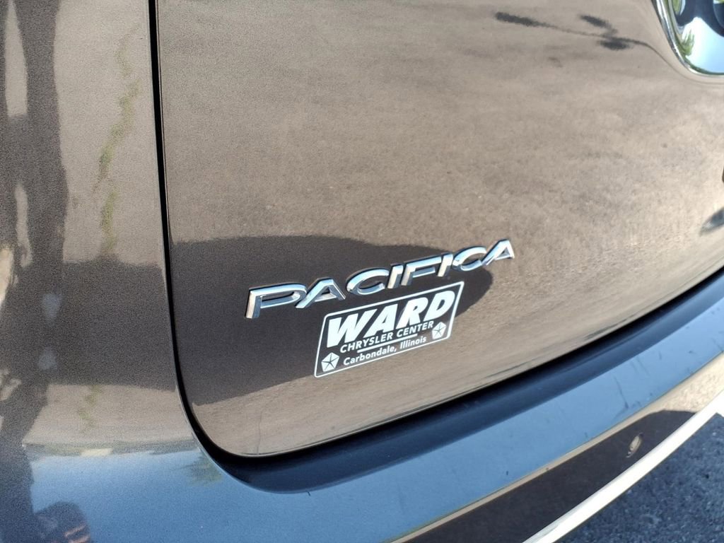 Used 2018 Chrysler Pacifica Touring Plus FWD image 8