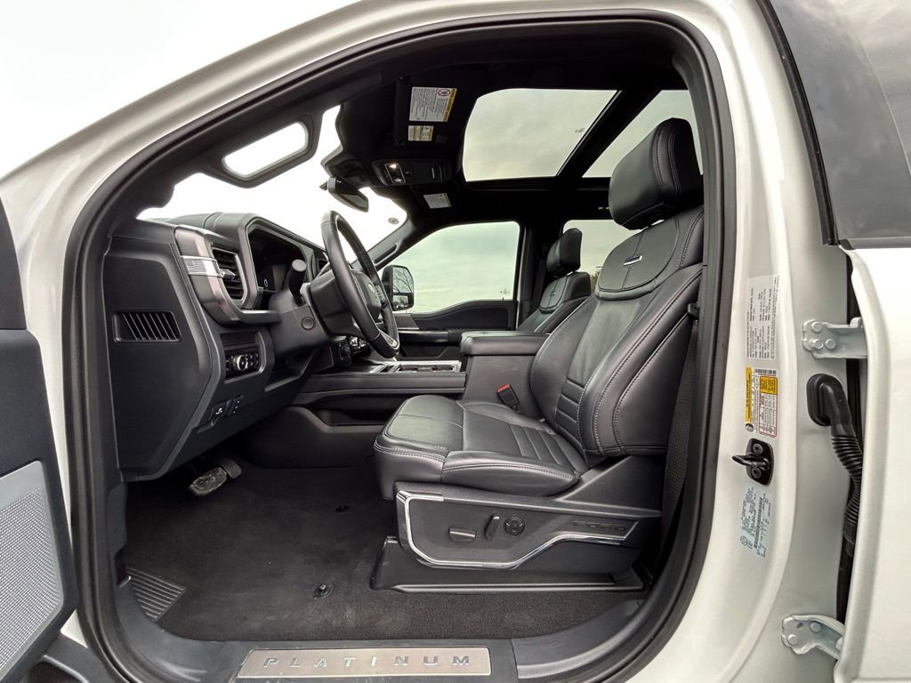 Used 2025 Ford F350 Platinum w/ Tremor Off-Road Package image 3