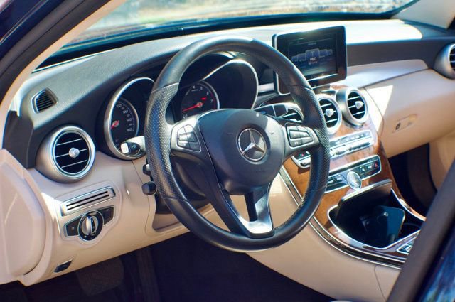 Used 2015 Mercedes-Benz C 300 4MATIC Sedan image 20