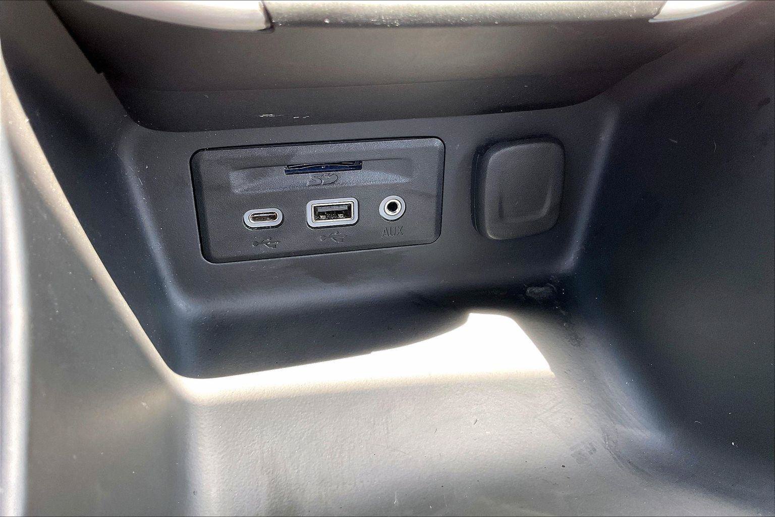 Used 2024 GMC Terrain SLT AWD/4WD image 31