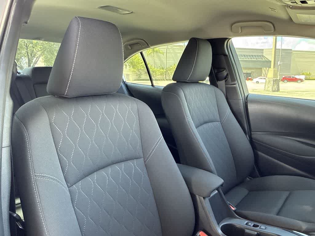 Used 2025 Toyota Corolla LE FWD image 27