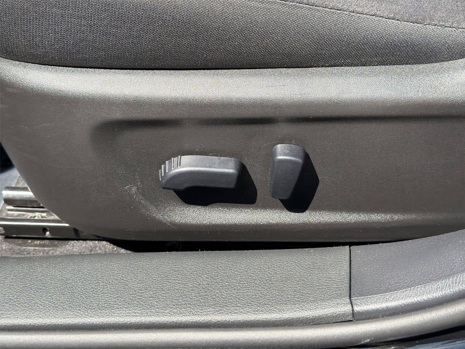 Used 2025 Nissan Altima 2.5 SV FWD image 23